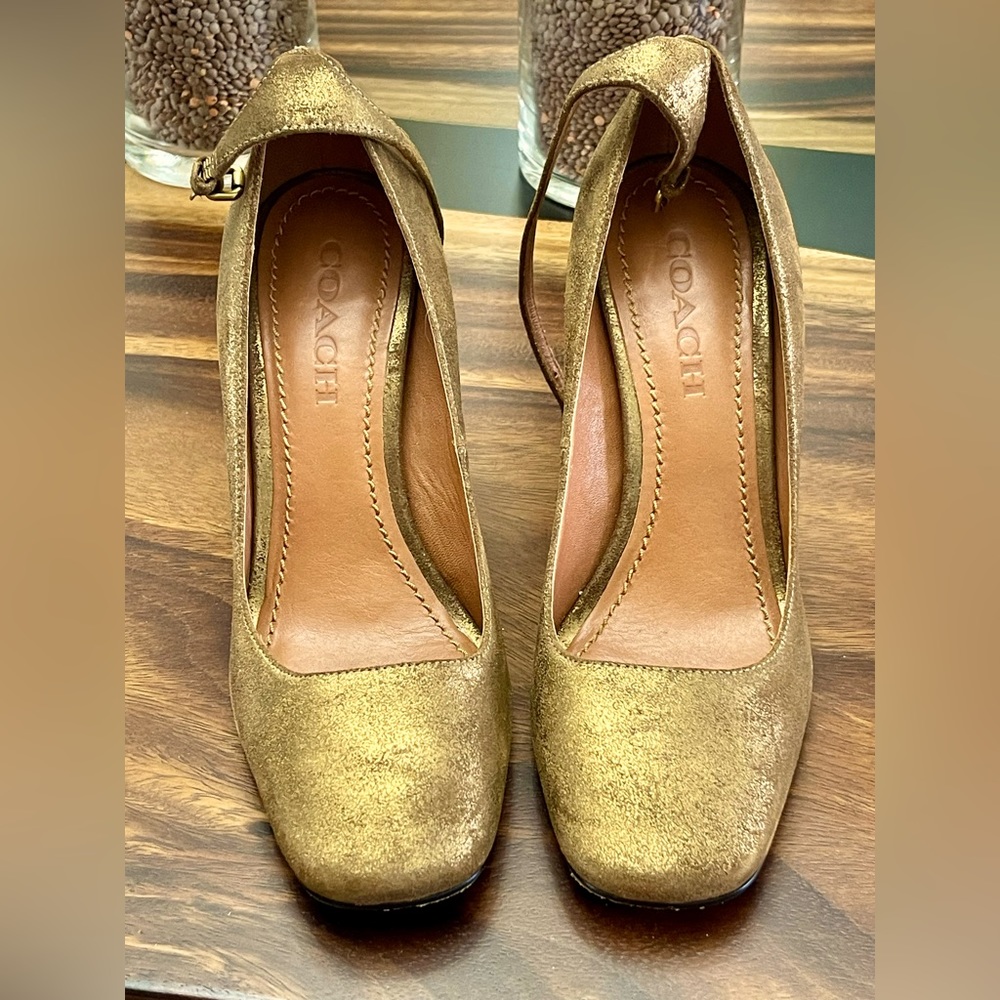 COACH PUMPS SZ 8.5